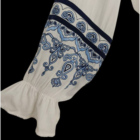 Boston Proper Embroidered Peasant Top Size Small White Blue Lace Up Boho Beachy - Picture 5 of 9